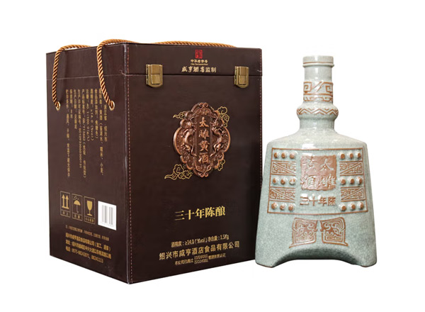 大连咸亨酒店太雕黄酒回收太雕三十年陈酿绍兴黄酒1.5kg礼盒装行情价格