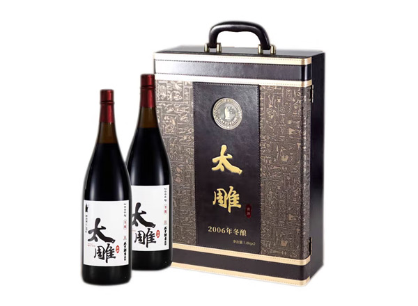 大连回收太雕黄酒咸亨酒店太雕黄酒2006年冬酿1.8KG*2礼盒装绍兴黄酒行情价格